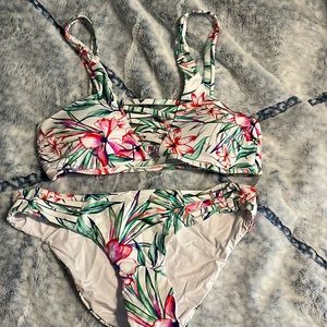 Tropical floral print bikini